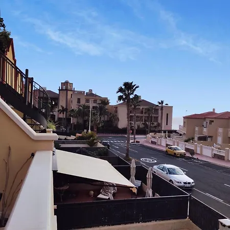 Vinnci Apartments Next Door To Vinnci 5 Star Hotel アデヘ